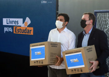 Prefeitura do Rio distribuirá absorventes para alunas de escolas municipais