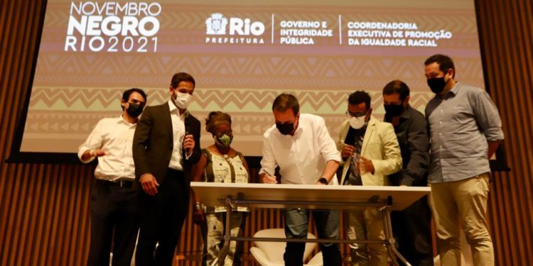 O edital irá destinar R$ 200 mil a projetos de combate ao racismo - Beth Santos/Prefeitura do Rio