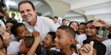Eduardo Paes anuncia reforma de todos os CIEPs da cidade do Rio