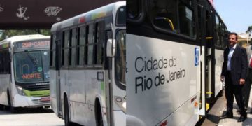 Prefeitura assina acordo judicial para melhoria de transporte de ônibus na cidade