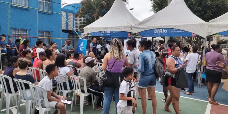 O programa Favela com Dignidade fez mais de 900 atendimentos na Vila Sapê - Prefeitura do Rio