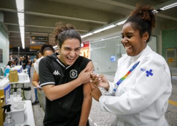 Vacinação contra a covid-19 e a gripe será realizada em mais quatro estações do metrô