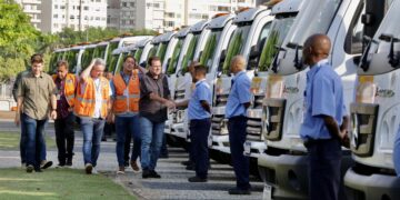 Paes amplia frota de coleta seletiva e remoção gratuita da Comlurb