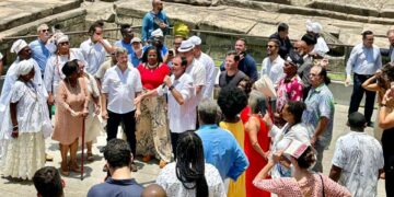 Eduardo Paes entrega revitalização do Cais do Valongo
