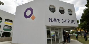 Paes inaugura primeira Nave Satélite em CIEP da Zona Oeste