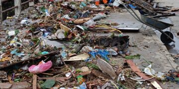 Comlurb mobiliza cerca de 1.500 garis para agilizar a limpeza após as fortes chuvas