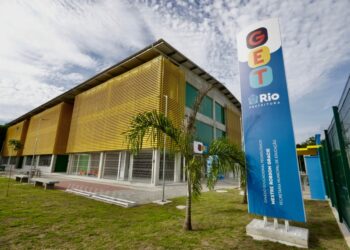 Eduardo Paes inaugura GET e EDI em Rio das Pedras