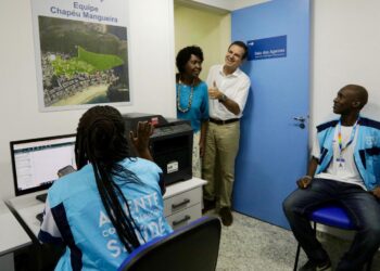 Paes inaugura nova Clínica da Família no Chapéu Mangueira e Babilônia