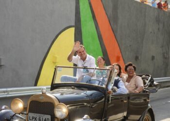 PAES INAUGURA MERGULHÃO DE CAMPO GRANDE