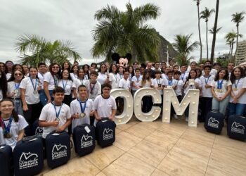 Campeões da Olimpíada Carioca de Matemática recebem kits de viagem para a Disney e para a Nasa
