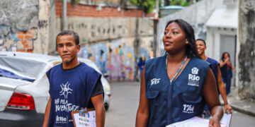 Pacto pela Juventude abre inscrições para capacitar 600 jovens líderes de favelas do Rio
