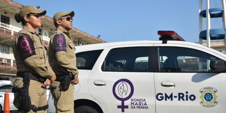 Equipe da Ronda Maria da Penha - Robert-Gomes / Prefeitura do Rio