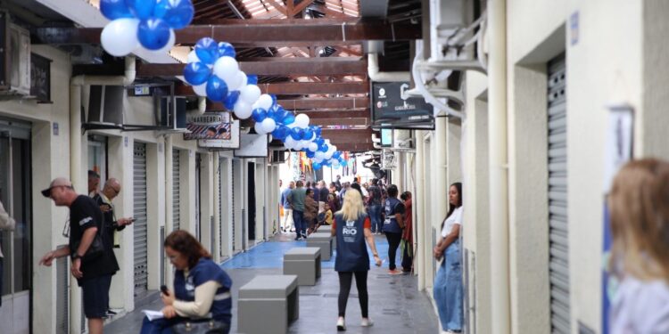 O mercado popular do Complexo do Alemão foi totalmente revitalizado - Theo Theodoro