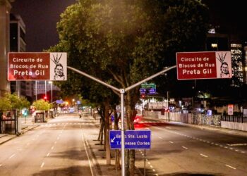 Prefeitura instala placas em homenagem a Preta Gil no Centro da cidade