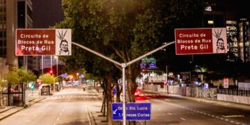 Prefeitura instala placas em homenagem a Preta Gil no Centro da cidade