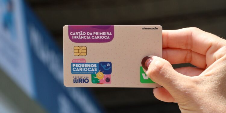 O cartão vai destinar R$ 200 mensais a 30 mil famílias - Rafael Catarcione