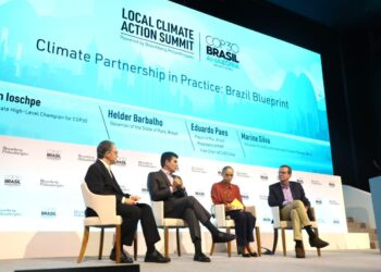 Líderes locais entregam carta com compromissos climáticos à COP30 no encerramento do Fórum de Líderes Locais