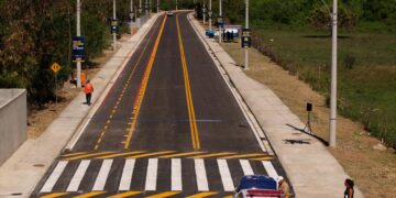 Paes entrega expansão da Estrada do Tingui, em Campo Grande, e obras de drenagem, em Realengo