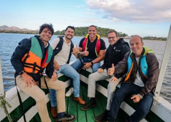 Eduardo Paes visita a Lagoa de Cima e se reúne com representantes do Sindicato dos Ceramistas de Campos